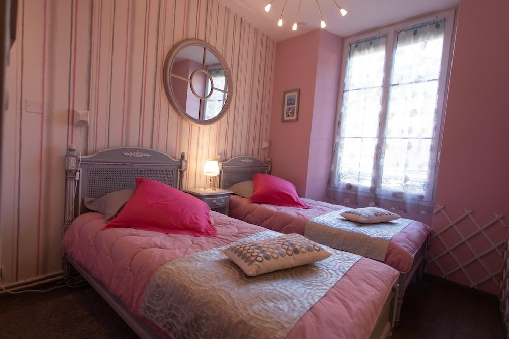 Une image présentant la chambre